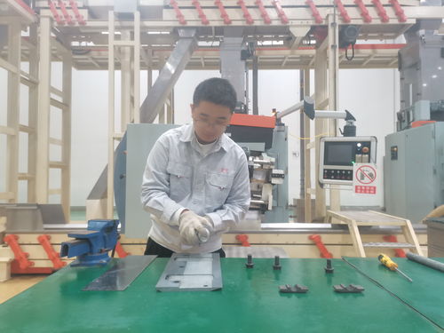 江西中煙廣豐卷煙廠 青年引領(lǐng)技術(shù)革新，學(xué)習(xí)賦能設(shè)備維修新篇章